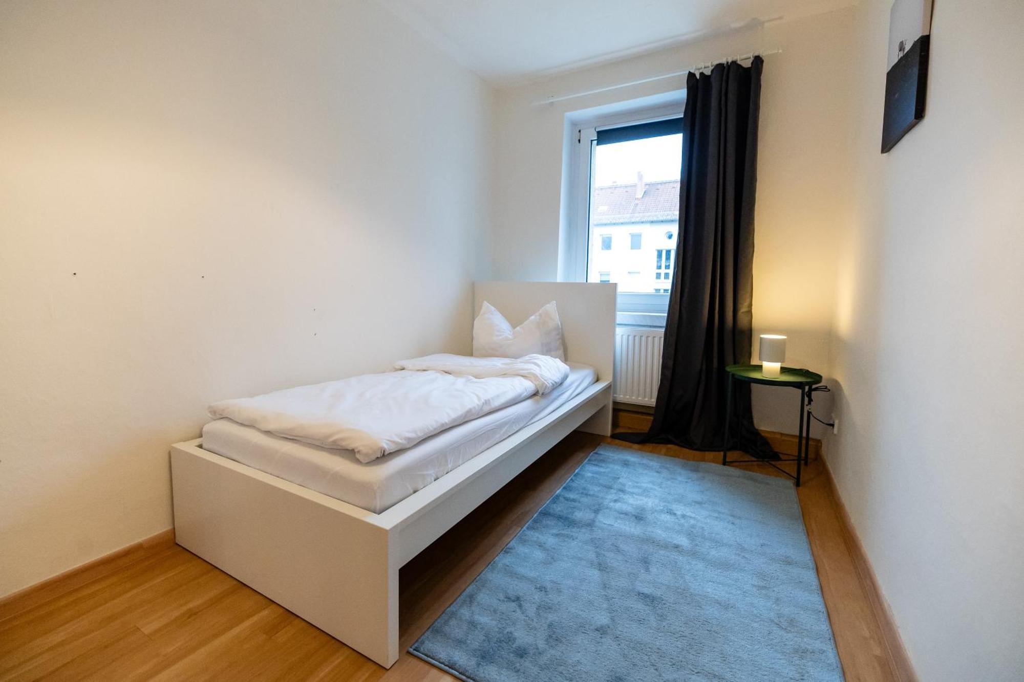 Moderne 4 Zimmer Wohnung Vollausgestattet Und Moebliert Halle  Exterior foto